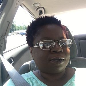 Meet your Posher, Latisha